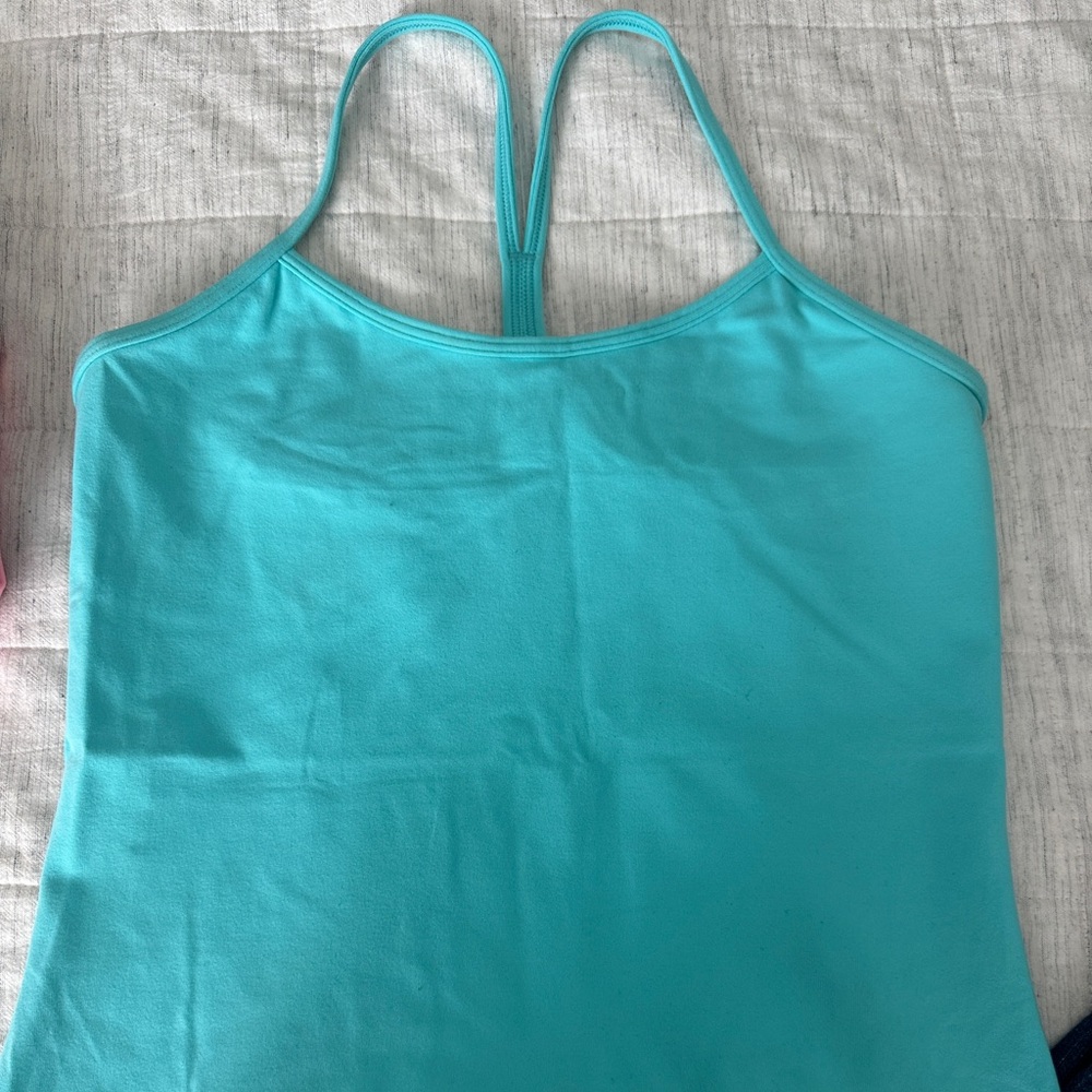 Like new size 8-10, Lulu